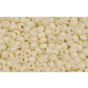 cc51 - Toho beads 11/0 opaque light beige (10g)