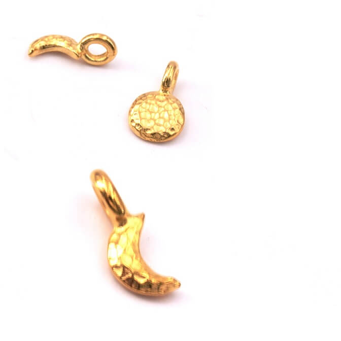 Tiny Charm Crescent Moon Gold flash Quality 10x4mm (1)