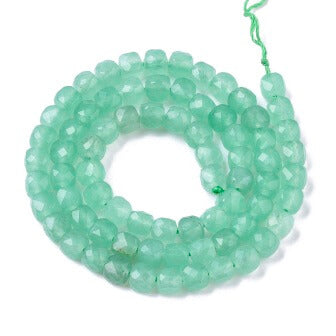 Cube facetted beads Aventurine 5mm hole: 1mm (10)