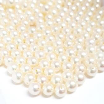Freshwater pearl half drilled White 4.5mm (2)
