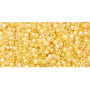 cc903 - Toho Treasure beads 11/0 ceylon custard (5g)