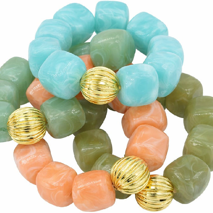 Comment faire un bracelet en  perles cubes en résine ?