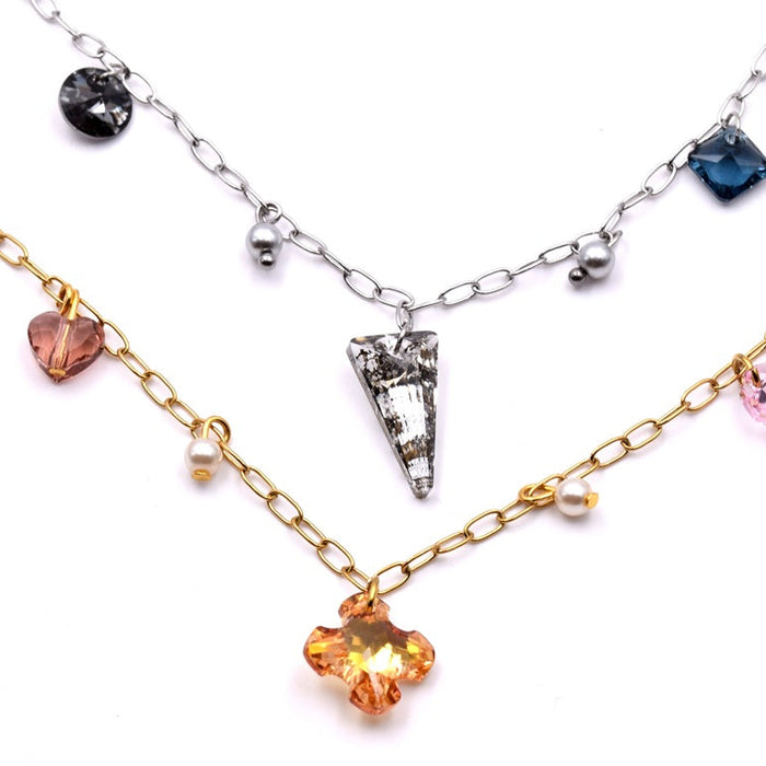 Collier pampilles doré : tutoriel DIY pour créer un bijou élégant avec cristaux et perles