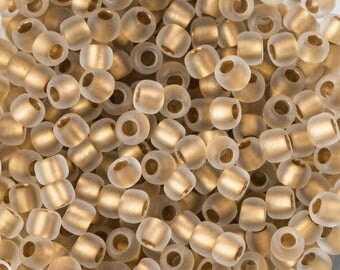 cc989FM - Toho round seed beads 6/0 Gold-Lined Frosted (10g)