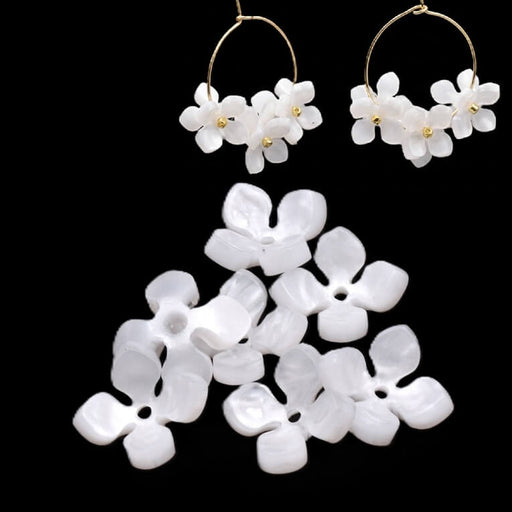 Pearly white resin flower bead 11.5mm - Hole: 1mm (12)