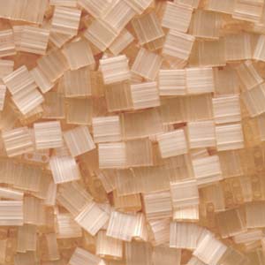 Cc2552 - Miyuki tila beads silk pale peach 5mm (25 beads)