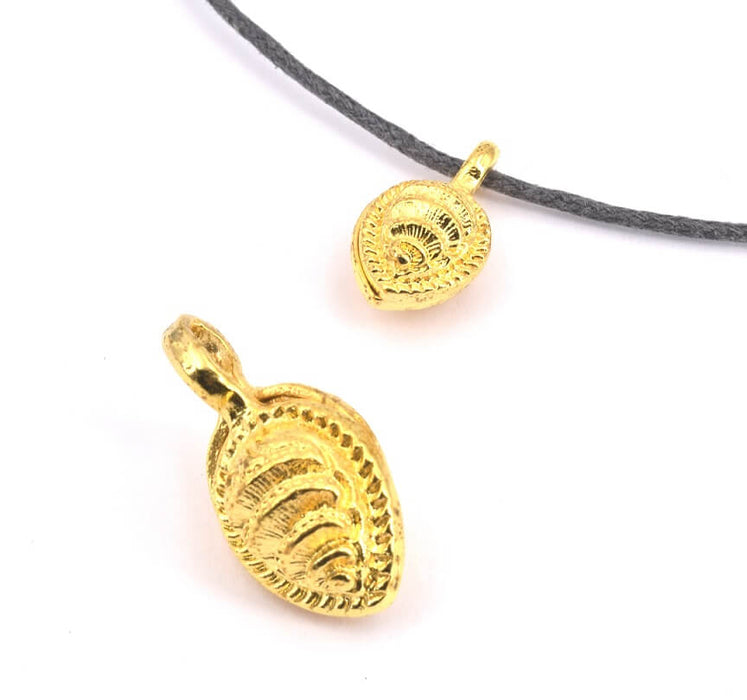Charm, pendant Grigri Buddhist leaf shape plated golden 18x11mm (1)
