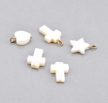 Bead natural white shell cross 11x8mm, hole 0.8mm (5)
